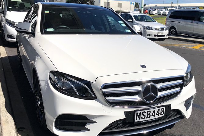 Luxury Airport transfers in Auckland - A good choice for first arrivals and odd-hour landings