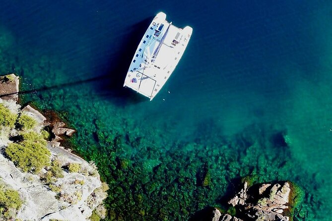 Luxury Sailing - Māori Rock Carvings - Taupo Sailing Adventures - Drinks, snacks, and the comfort factor