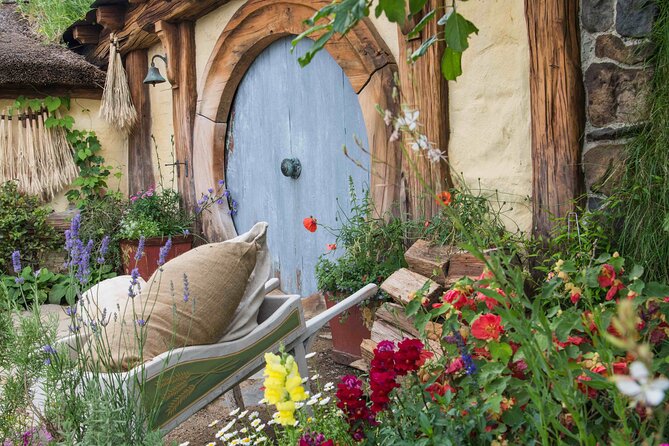 Magical Hobbiton: Small-Group Guided Tour from Auckland - Who should book this Hobbiton tour?