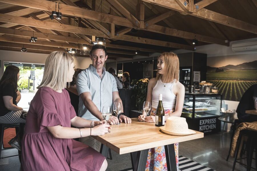 Marlborough: Full-Day Wine and Seafood Tour with Cruise - Guides, commentary, and the human side of the day