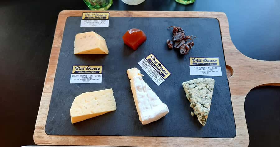 Martinborough Wine and Food Tour with Lunch from Wellington - From Wellington over the Remutaka Ranges