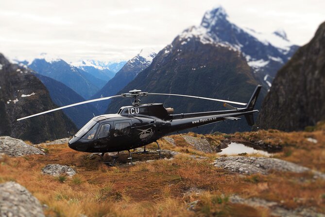 Milford and Fiordland Highlights Tour by Helicopter from Queenstown - Crossing the snow-capped Southern Alps