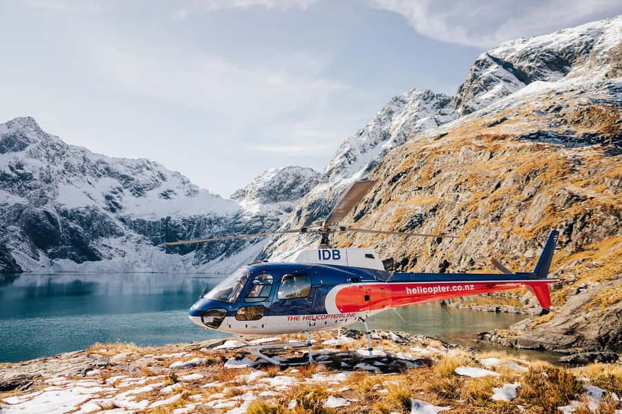 Milford Sound: 1.5-Hour Helicopter Tour with Two Landings - About 30 minutes over Fiordland National Park