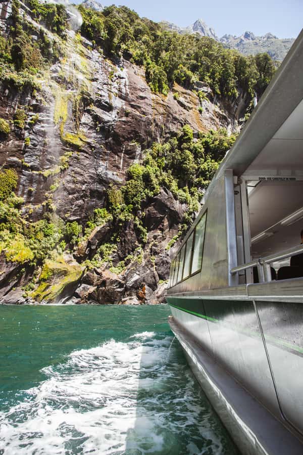 Milford Sound: 2-Hour Small Boat Scenic Cruise - Parking and arriving at the terminal
