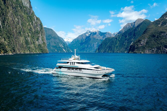 Milford Sound Cruise - Bowen Falls, Mitre Peak, and the first big views