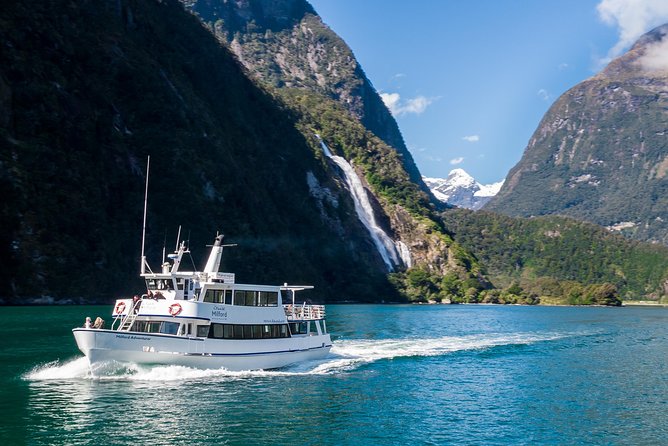 Milford Sound Cruise - Dale Point and the run toward the Tasman Sea