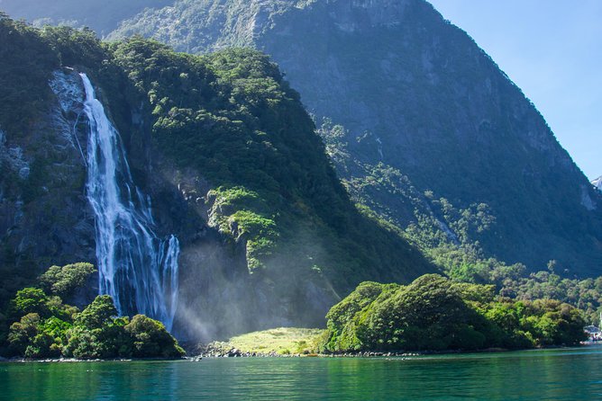 Milford Sound Glacier Flight & Cruise from Wanaka - The return flight is more than a ride home