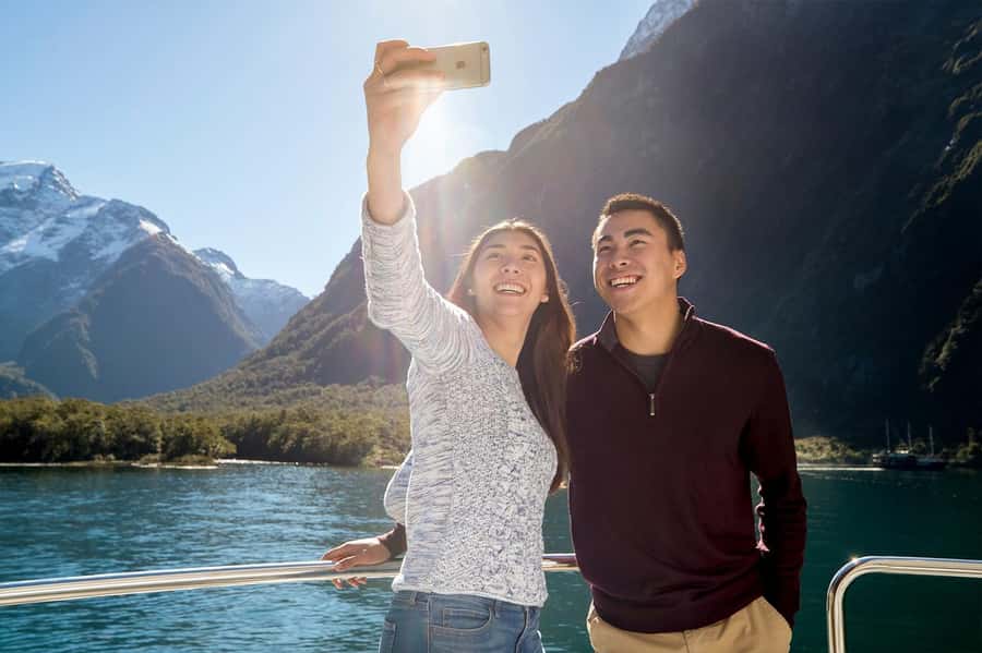 Milford Sound: Nature Cruise & Milford Track Walk - From Deepwater Basin to Sandfly Point