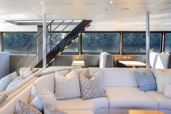 Milford Sound Overnight Cruise Fiordland Jewel - Sailing the full length of the Milford Sound experience