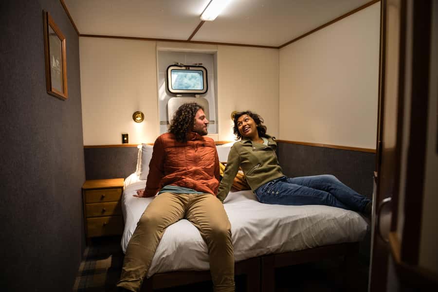 Milford Sound: Overnight Cruise with Water Activities - Why staying overnight changes Milford Sound