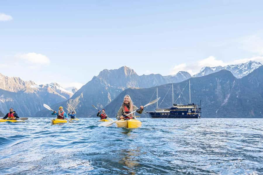 Milford Sound: Overnight Cruise with Water Activities - Kayaking and tender boat time