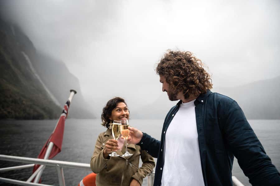 Milford Sound: Premium Small Group Cruise with Canape Lunch - Arriving at Milford Sound and finding the terminal
