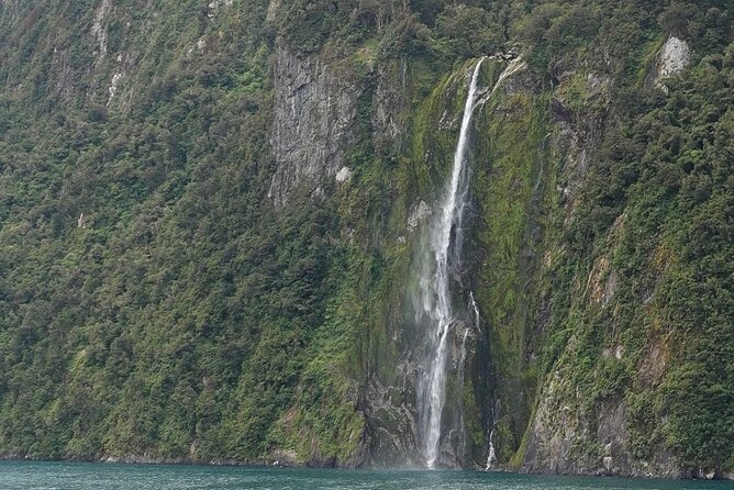 Milford Sound Private Day Trip from Queenstown via Te Anau - Eglinton Valley brings scale to the route