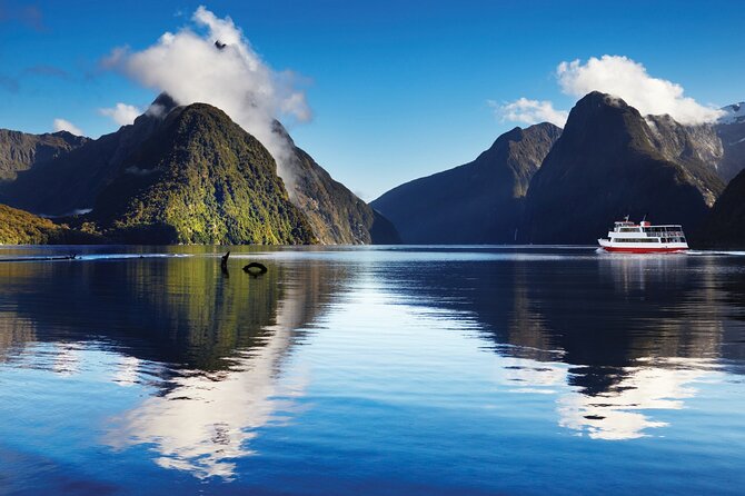 Milford Sound Small Group Tour, Cruise & Picnic Lunch - Milford Sound cruise: the main event on the water