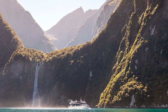 Milford Sound Tour: Cruise & Flight - Milford Sound cruise: the main event on the water