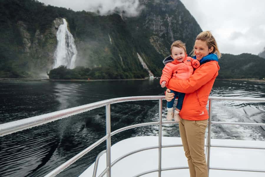 Milford Sound: Waterfalls, Wildlife, and Rainforest Cruise - Watching for seals, dolphins, and penguins