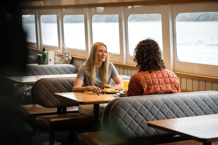 Milford Sound: Wildlife & Nature Cruises - Finding the best views on board