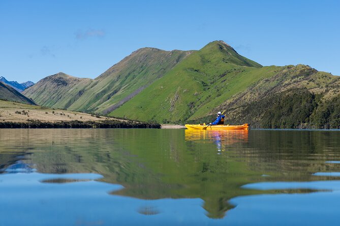 Moke Lake Kayak Experience - The drive adds local colour
