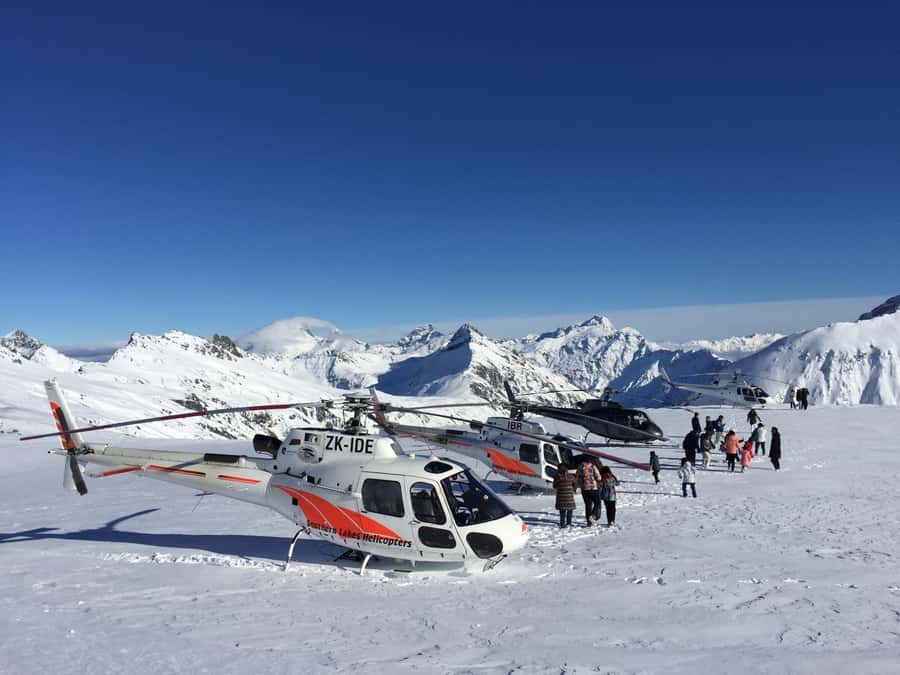 Mount Cook: 50-Minute Aoraki Scenic Helicopter Flight - Entering the Southern Lakes Helicopters office