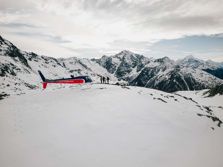 Mount Cook: Alpine Explorer 35 Minute Flight - Leaving The Helicopter Line at Mount Cook