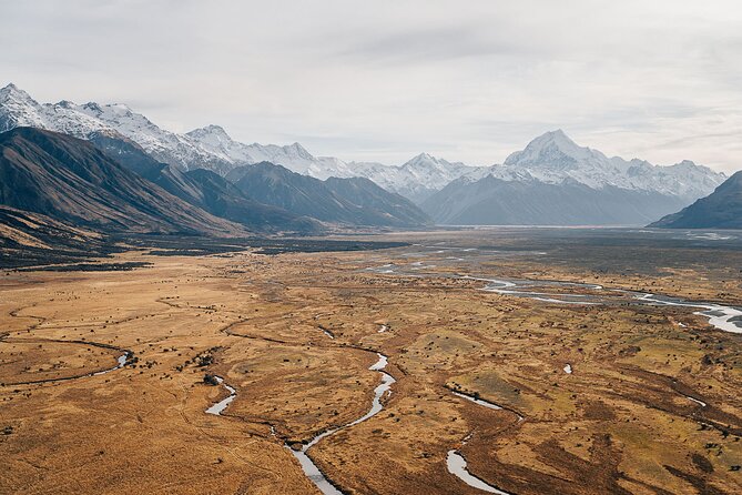 Mount Cook Alpine Explorer Helicopter Flight with Alpine Landing - What the pilot adds to the experience
