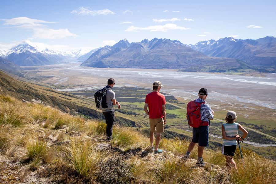 Mount Cook: Glentanner High Country Heli Hike - Flying over the Southern Alps