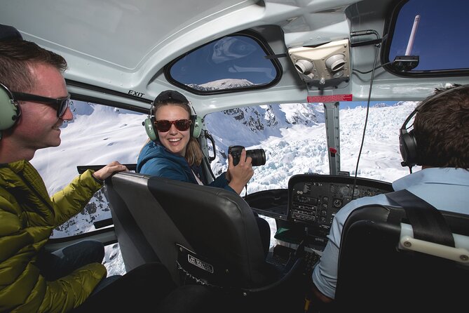 Mount Cook Scenic 35 Minute Helicopter Flight - Pilot Mike and the ground team