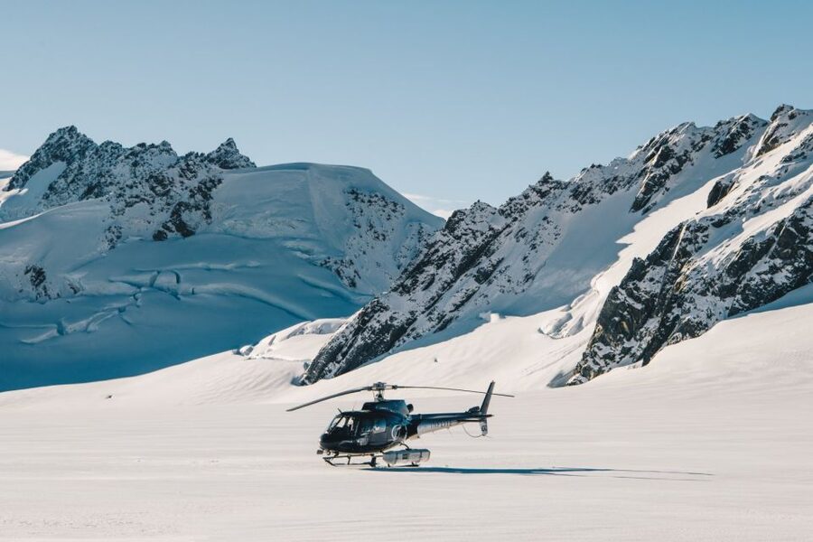 Mount Cook: Scenic Helicopter Flight with Alpine Landing - Returning over Aoraki Mount Cook National Park