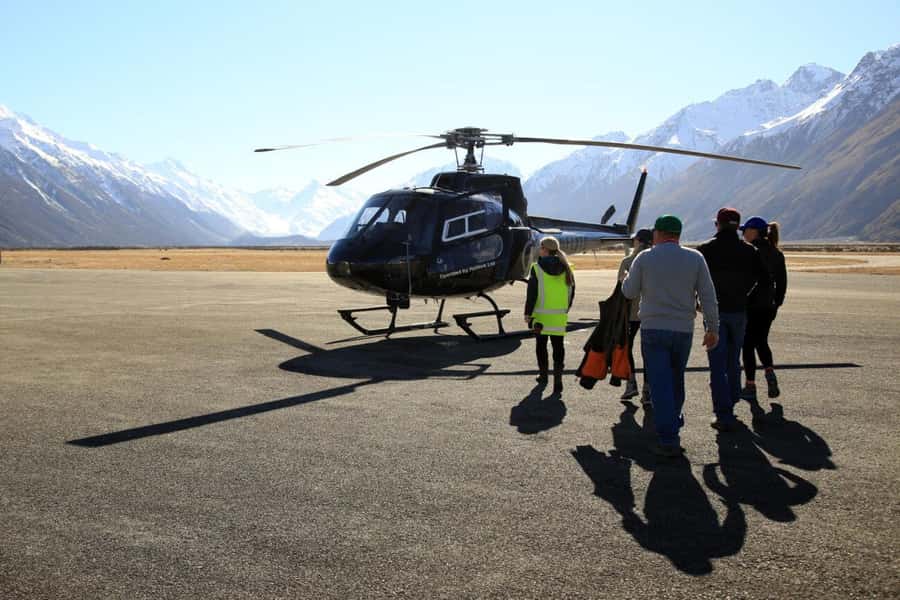 Mount Cook: Scenic Helicopter Flight with Alpine Landing - Seating, comfort, and photography