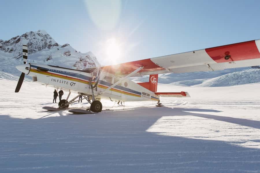 Mount Cook: Ski Plane and Helicopter Glacier Combo Flight - What to bring, and what stays behind