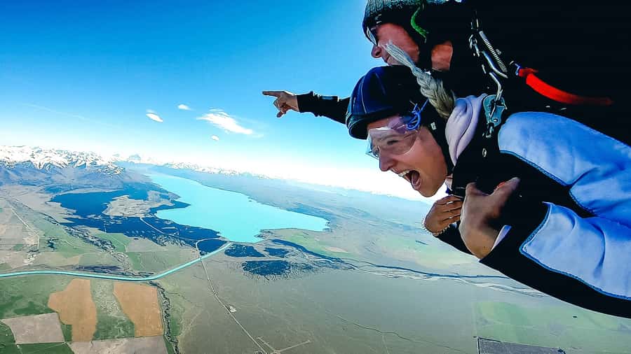 Mount Cook: Tandem Skydive Experience - The 20-minute scenic flight