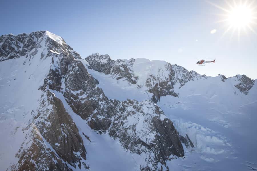 Mount Cook: Tasman Glacier Helicopter Flight - Flying over Hochstetter Icefall