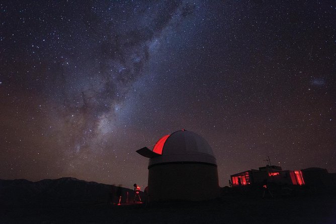 Mount John Observatory Stargazing Experience, Tekapo - Cold, darkness, and practical comfort