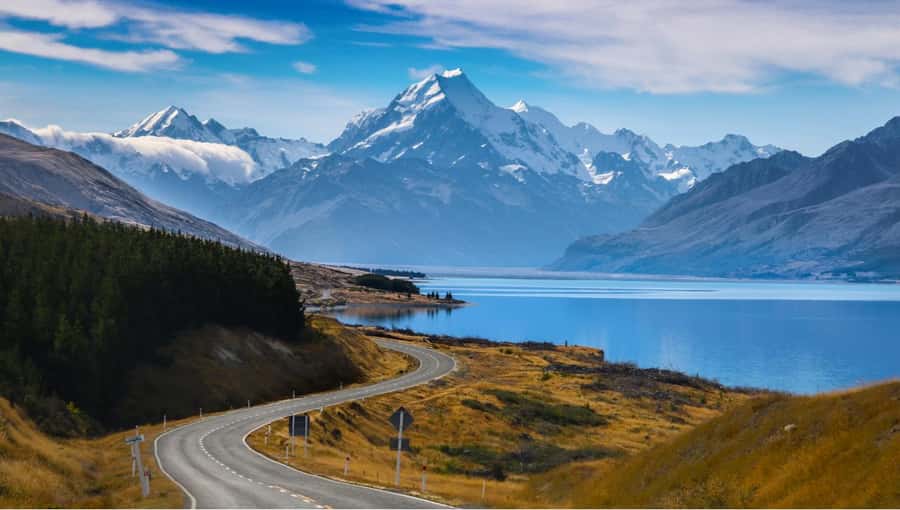 Mt. Cook Day-Tour: Christchurch to Queenstown - Church of the Good Shepherd and Lake Tekapo