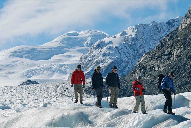 Mt Cook Small Group Tour & Heli Hike Combo from Queenstown - Kawarau Gorge and Cromwell: a scenic opening act