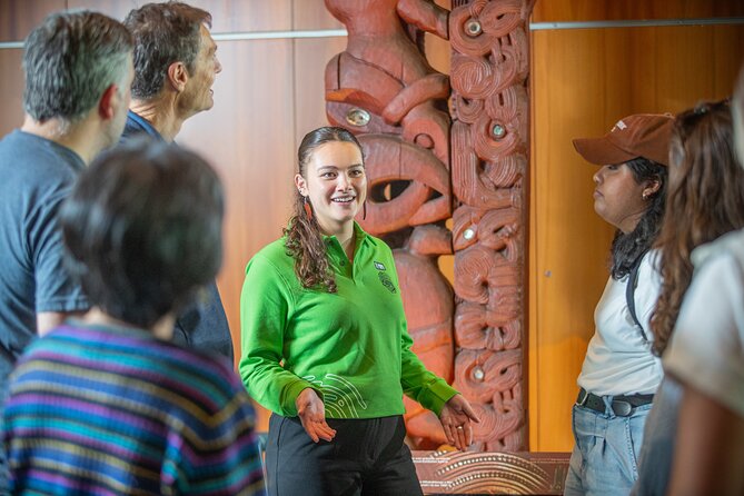 Museum of New Zealand Te Papa Tongarewa: Introducing Te Papa Tour - Why Te Papa works best with an introduction