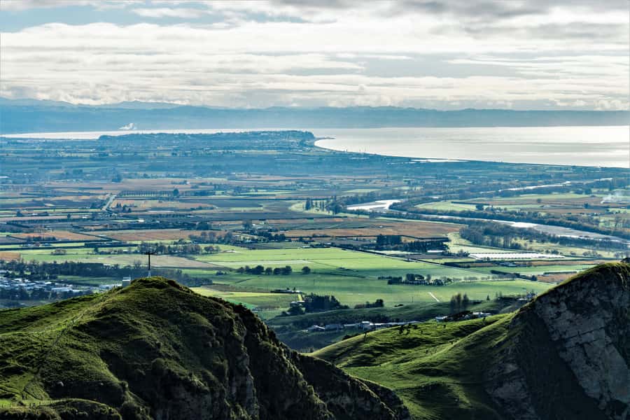 Napier: Art-Deco + Te Mata Peak+ Garden Walk + Wine Tasting - Askerne Estate is the relaxed centerpiece