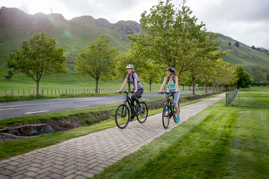 Napier: Cape Coast Winery Tour on E-Bikes - Starting in Napier and riding toward Cape Kidnappers