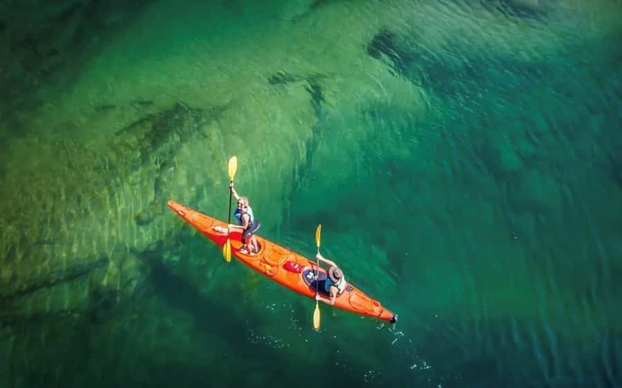 Nelson: Abel Tasman Kayaking & Great Taste Trail Bike Tour - A 7am start and the shuttle to Kaiteriteri