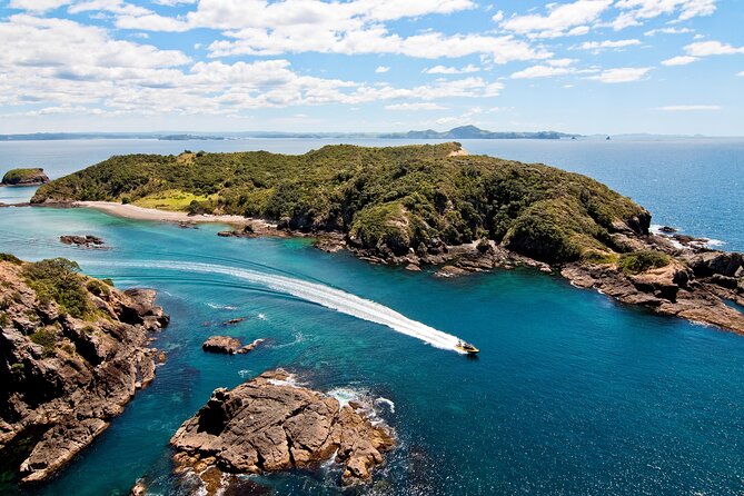 Ocean Adventure: Fast Boat to the Hole in the Rock - Why this boat trip is different