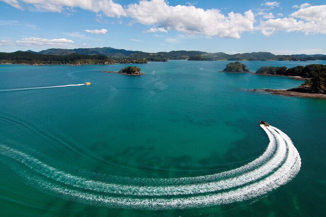 Ocean Adventure: Fast Boat to the Hole in the Rock - Leaving Paihia for open water