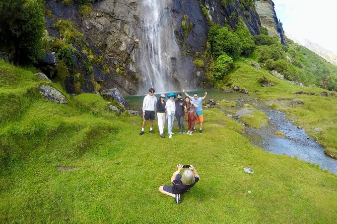 Packraft Wanaka - Walking to Wishbone Falls