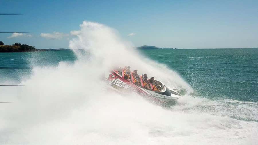 Paihia: Bay of Islands 30-minute Adventure Jet Boat Trip - Getting suited up for speed and spray