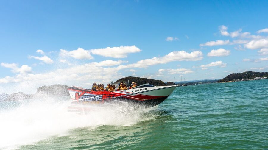 Paihia: Bay of Islands 30-minute Adventure Jet Boat Trip - Russell, Tapeka Point, and the wider bay