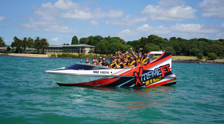Paihia: Bay of Islands 30-minute Adventure Jet Boat Trip - Starting at Paihia Wharf
