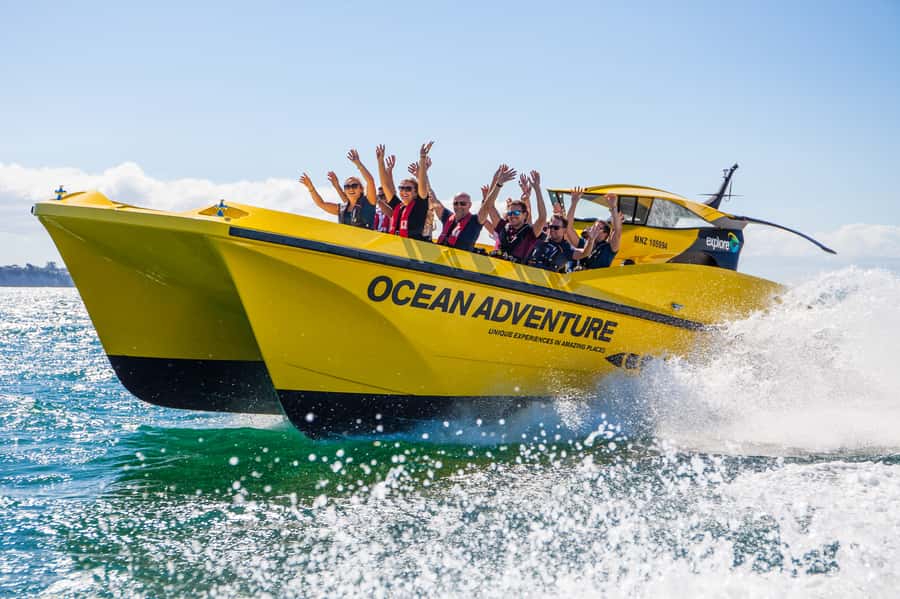 Paihia: Hole in the Rock Fast Boat Ocean Adventure - Leaving Paihia among 144 islands