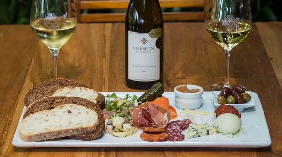 Paihia or Kerikeri: Wine, Spirit, & Craft Beer Tour - Phat House Brewery: four choices in Haruru Falls