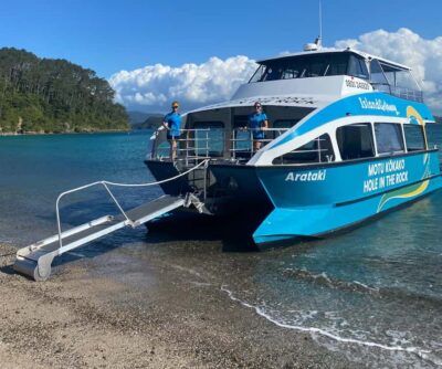 Paihia/Russell: Hole in the Rock Cruise with 2 Island Stops