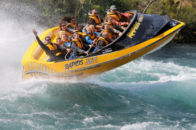 Parasailing Adventure over Lake Taupo - Friendly instruction helps first-time flyers