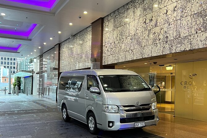Premium Private Auckland Airport Transfer – Door to Door - The 90-minute airport wait rule